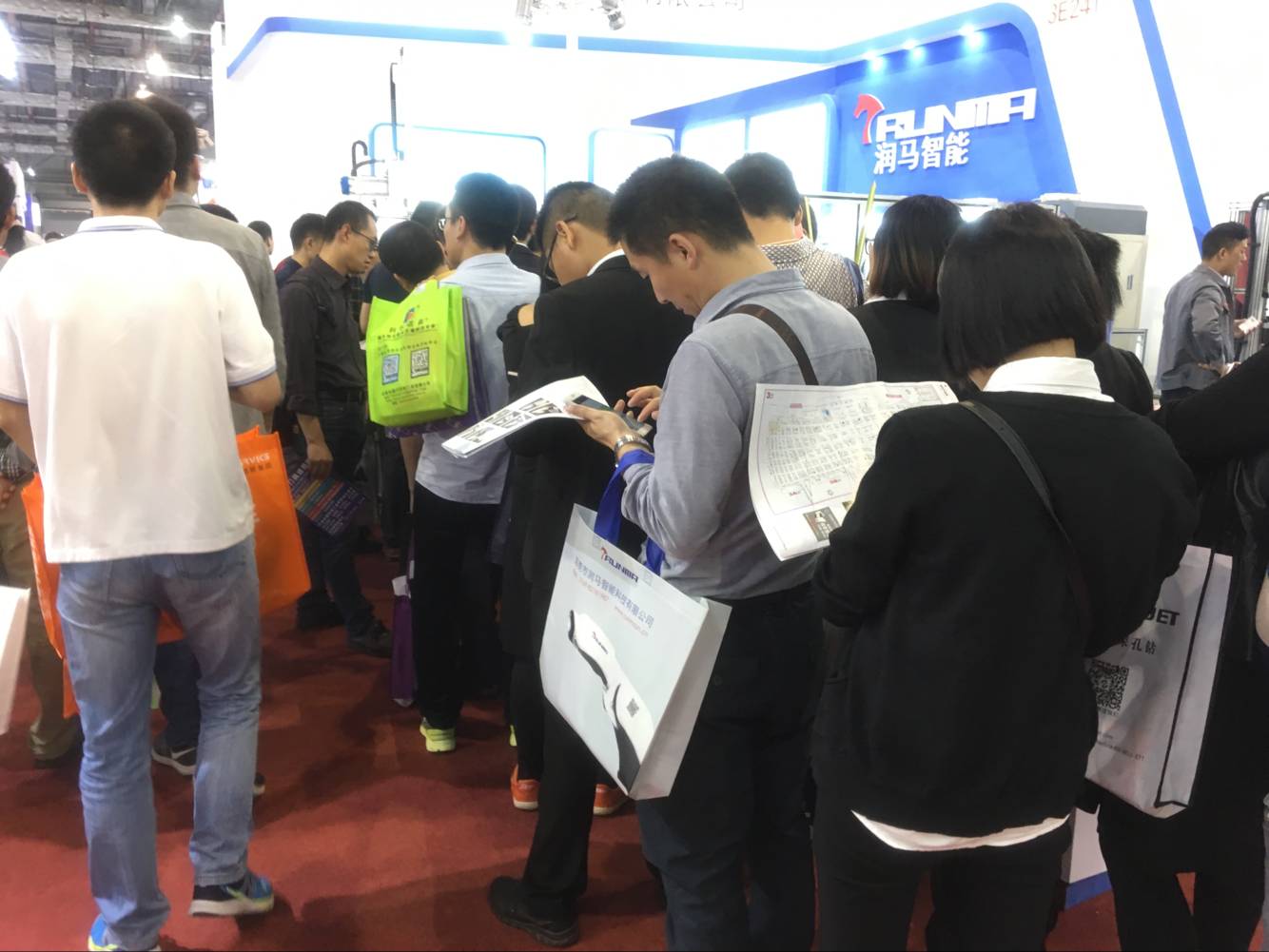 润马智能机械手智博会第三天展会的成果